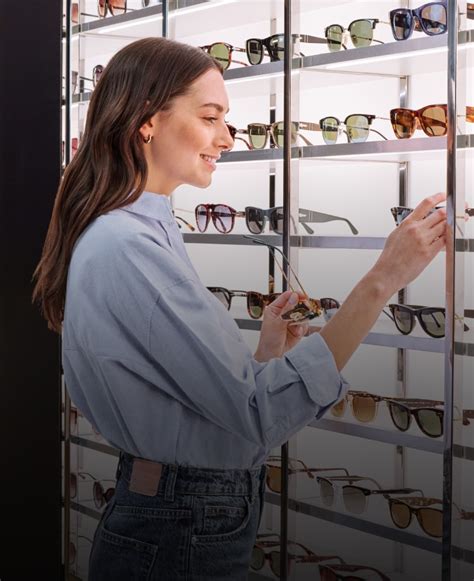 sunglass hut warranty scratch
